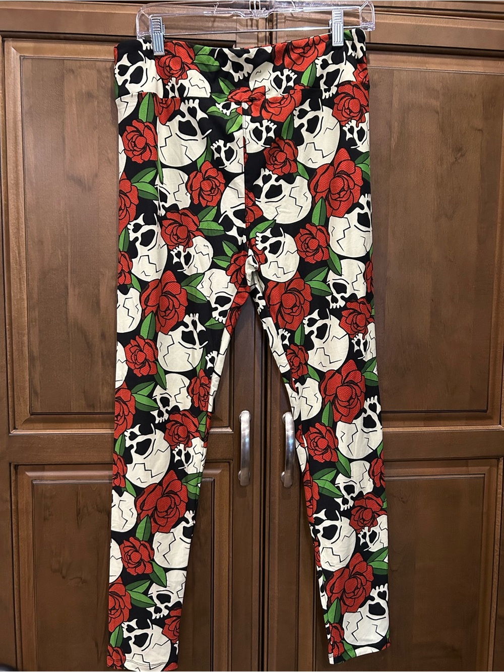 LuLaRoe Kids Black Leggings with Red Roses & Cream Skulls